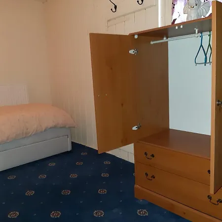 Homestay Phoenix Nights