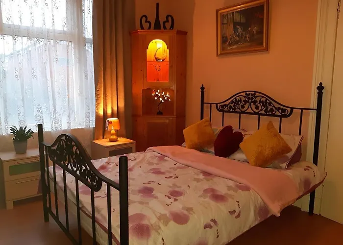 Phoenix Nights Homestay Barrow-in-Furness